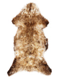 Mehrfarbiges britisches Lammfell, ca. 120 × 50 cm, von oben fotografiert: genau das Fell, das Sie erhalten