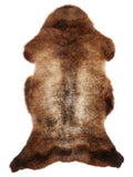 Mehrfarbiges britisches Lammfell, ca. 115 × 60 cm, von oben fotografiert: genau das Fell, das Sie erhalten
