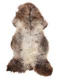 Mehrfarbiges britisches Schaffell, ca. 135 × 65 cm, von oben fotografiert: genau das Fell, das Sie erhalten